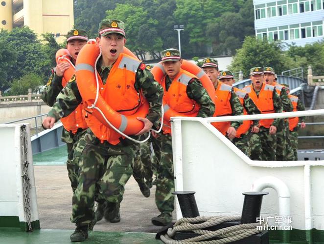 漳州海警战台风格美”