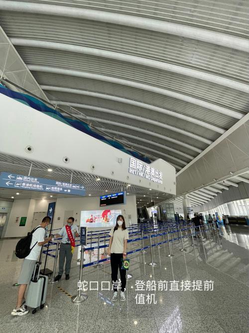 香港机场推宏图，鼓励航空添新航