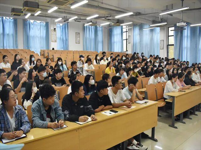 职业技术新大学起航